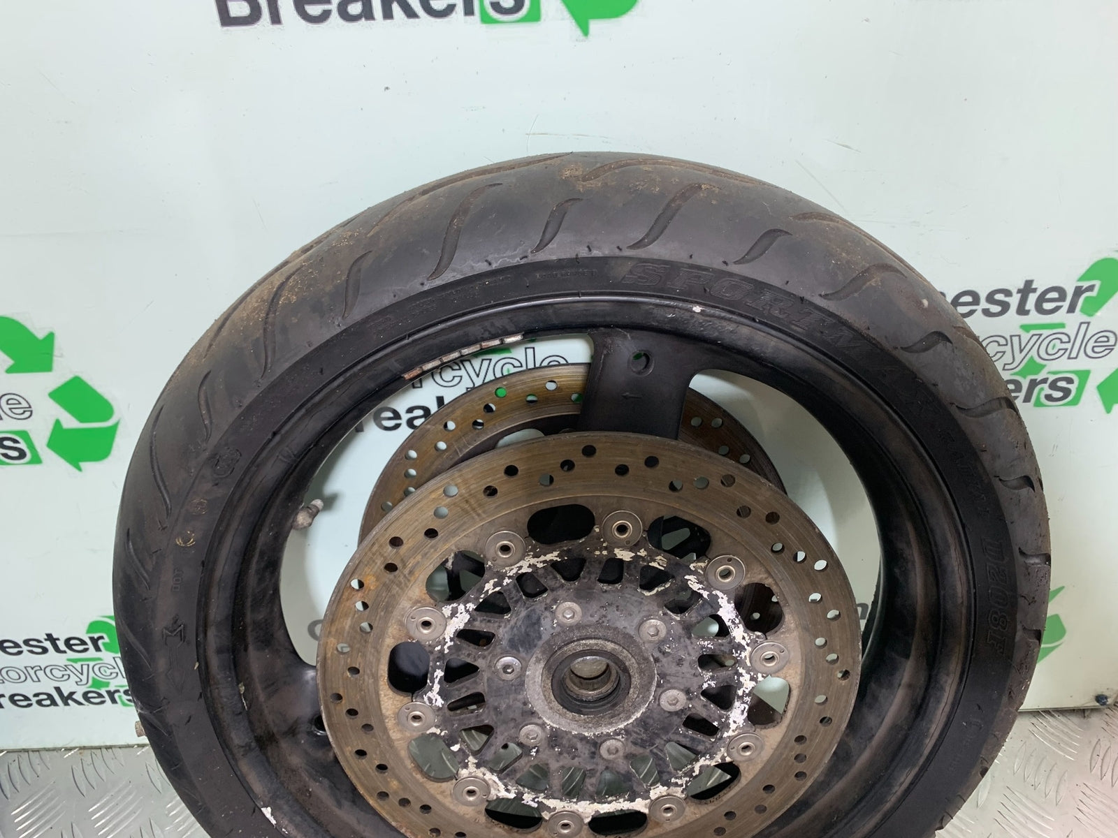 TRIUMPH T509 SPEED TRIPLE FRONT WHEEL  YEAR 1997-1998 (CMB1144)