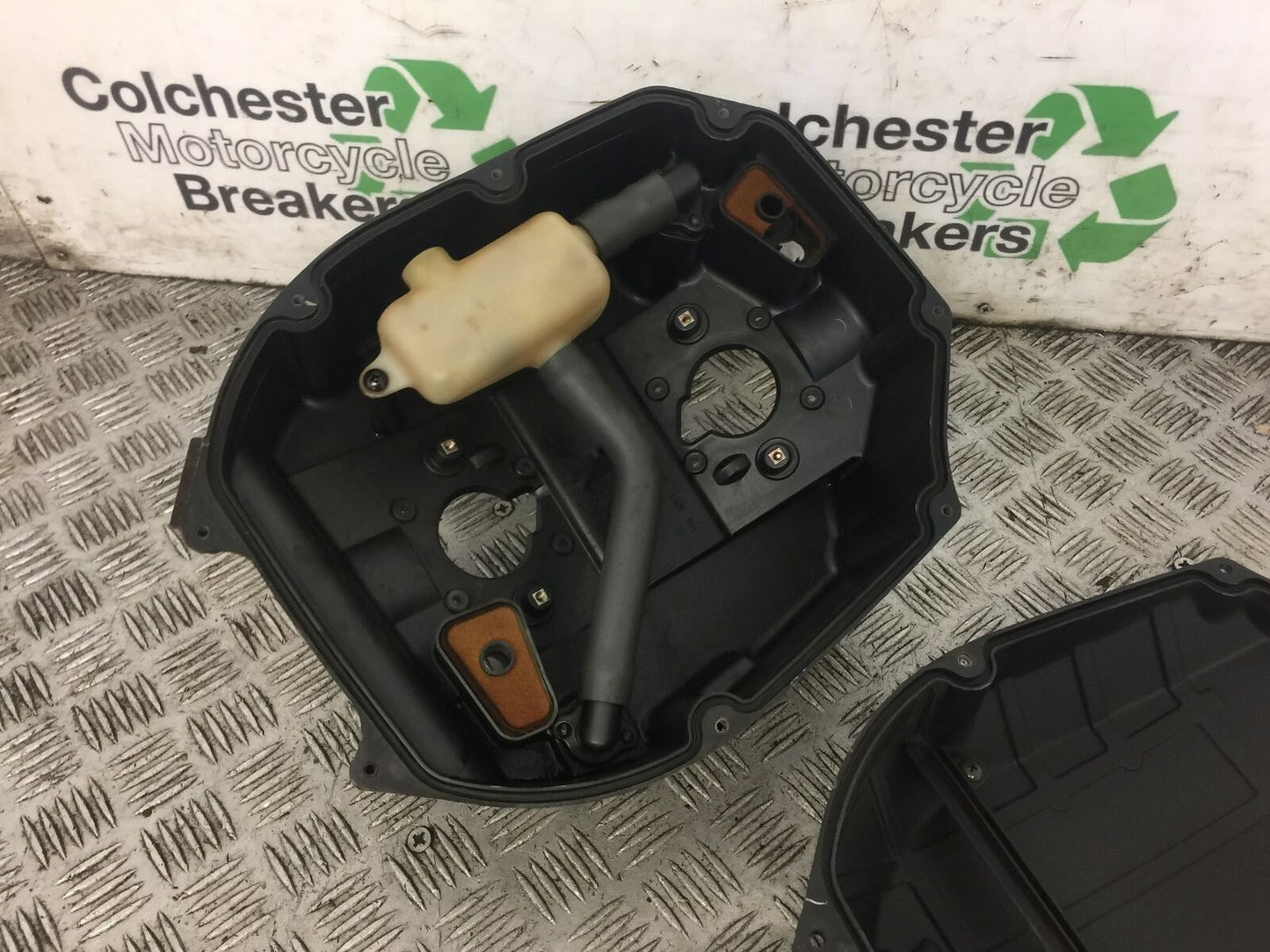 HONDA XL1000 VARADERO AIRBOX YEAR 2002 (STOCK 595)
