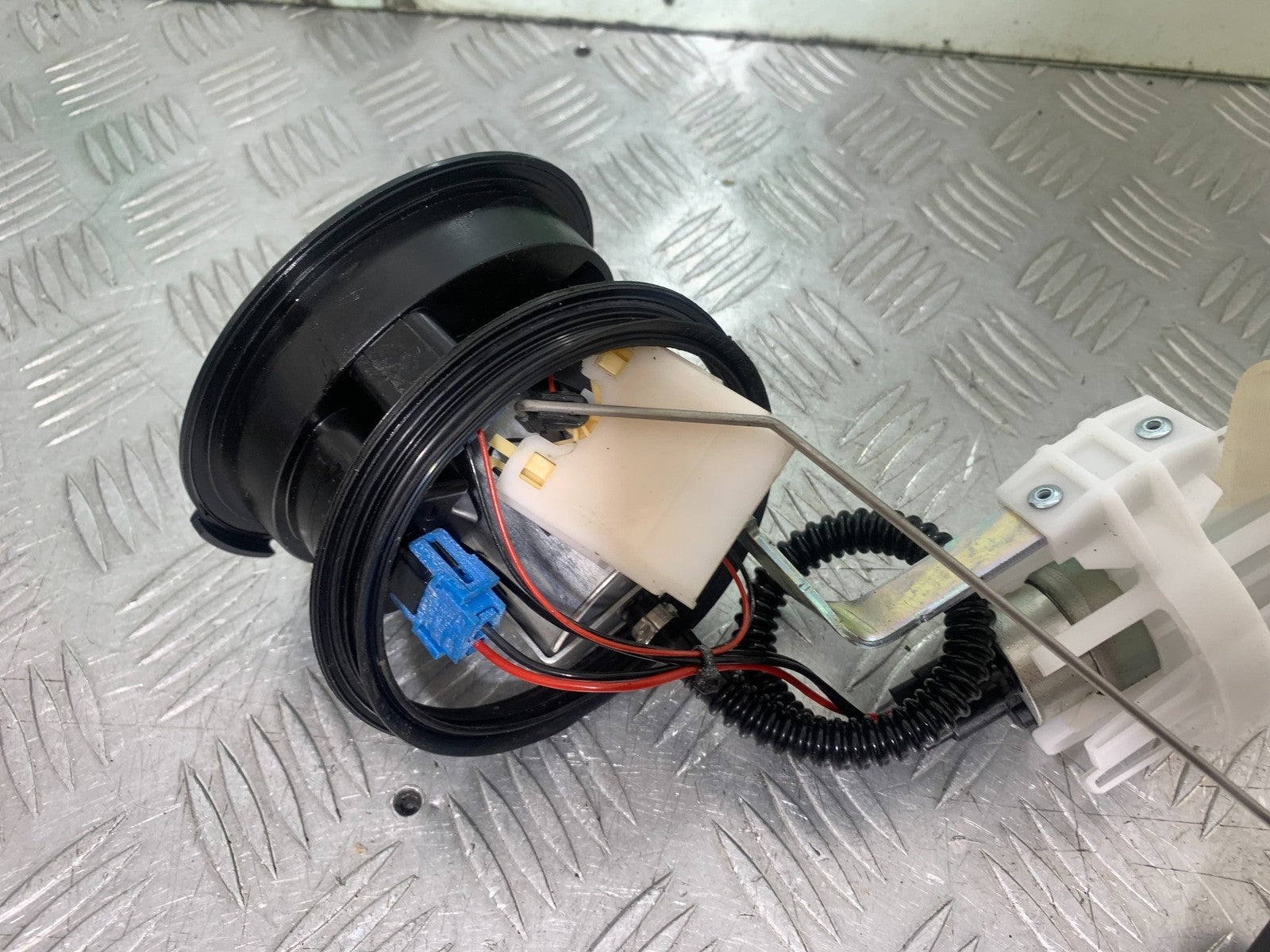 BMW R1200 R 1200 GS PETROL PUMP   YEAR 2013-2016 (CMB1257)