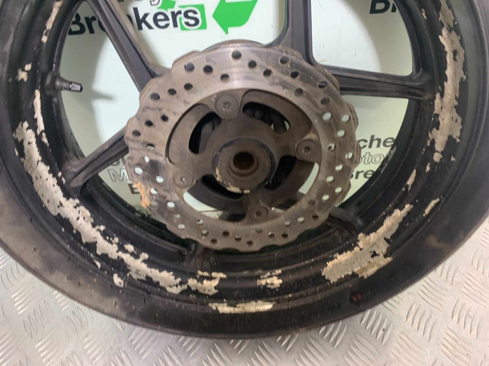 KAWASAKI ER6 F REAR WHEEL   YEAR 2005-2008 (CMB1098)