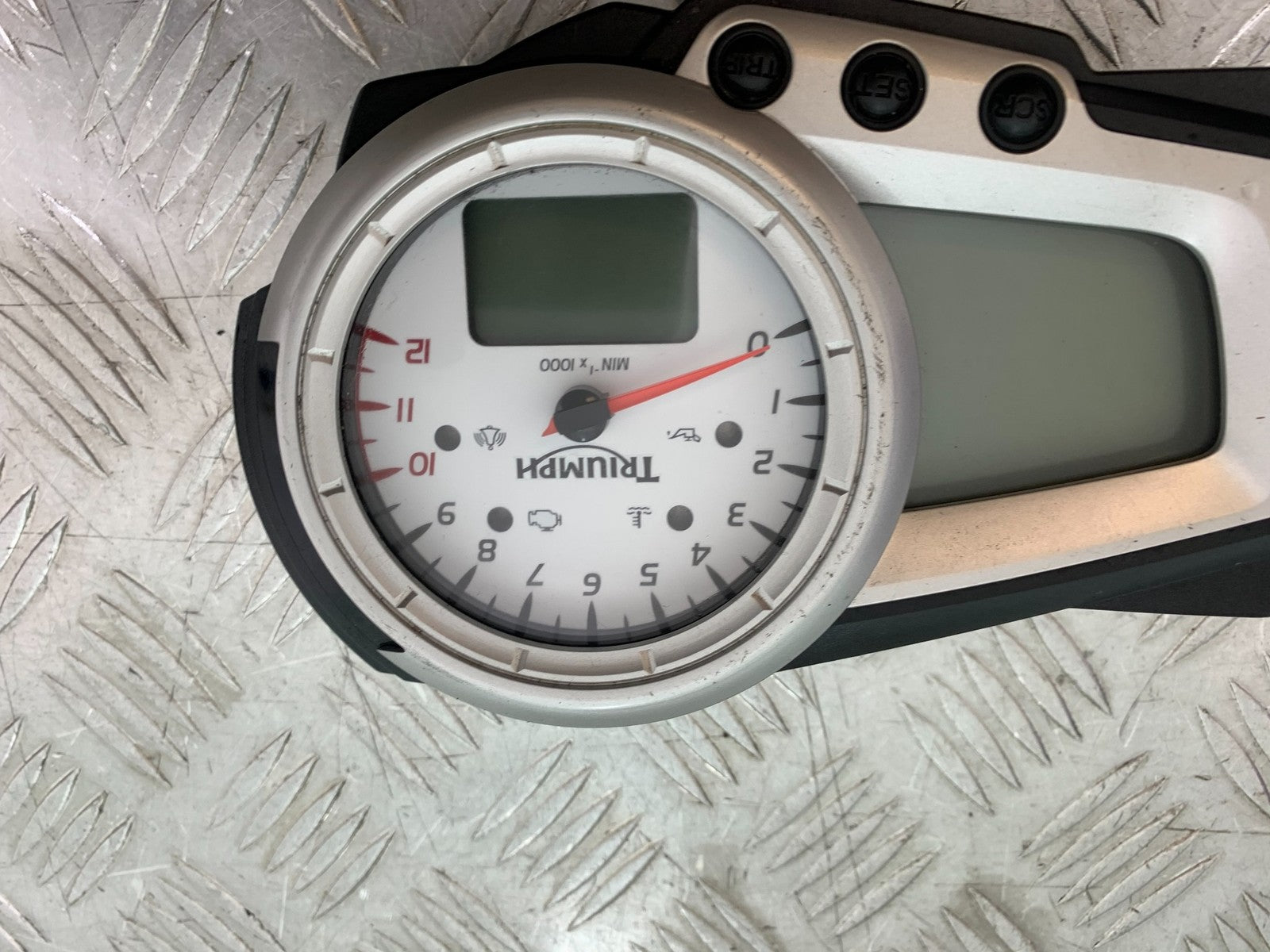 TRIUMPH SPEED TRIPLE R 1050 CLOCKS SPEEDO DASH 2009 (CMB1183)