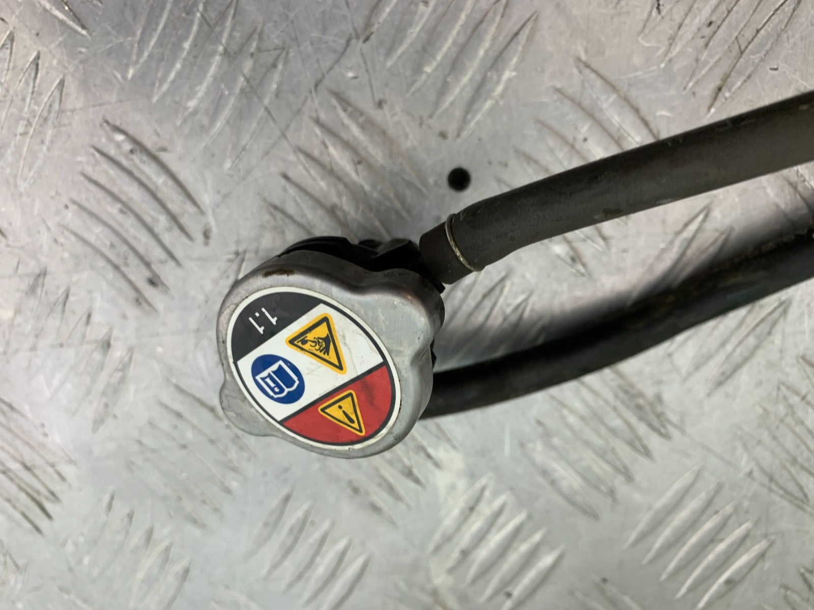 HONDA CBR1000 RR RADIATOR CAP  YEAR 2008-2011 (CMB1330)