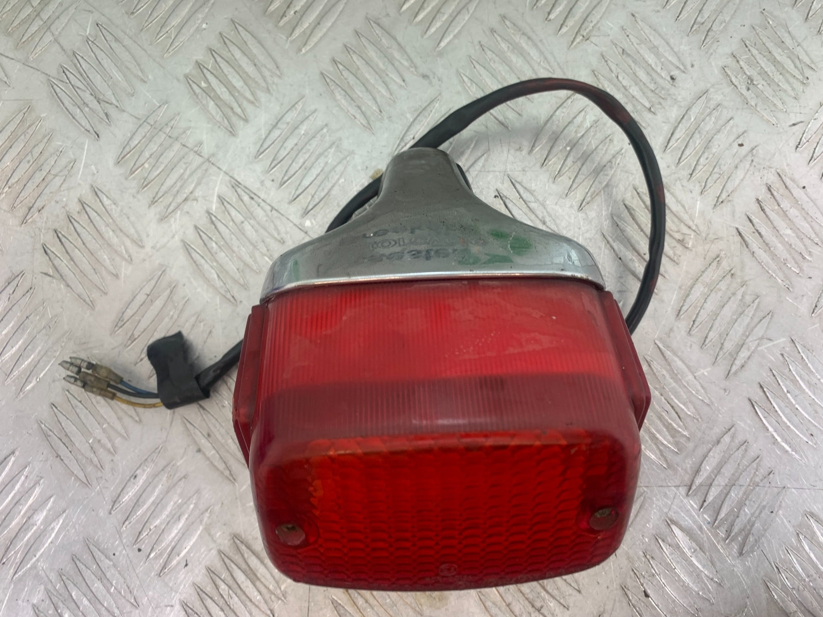 YAMAHA XV535 XV 535 VIRAGO REAR LIGHT   YEAR 1994-02 (CMB1162)