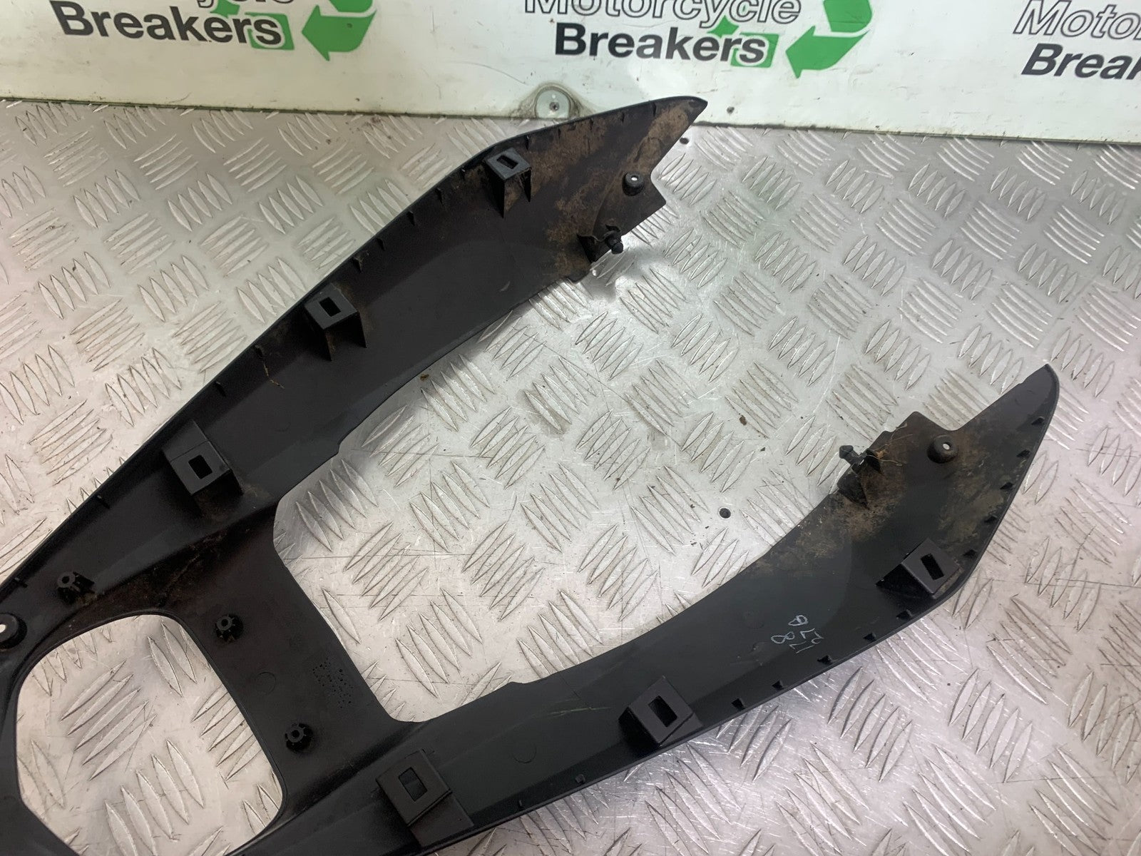 HONDA CBF125 CBF 125 BOTTOM TAIL PIECE YEAR 2009-14 (CMB1182)