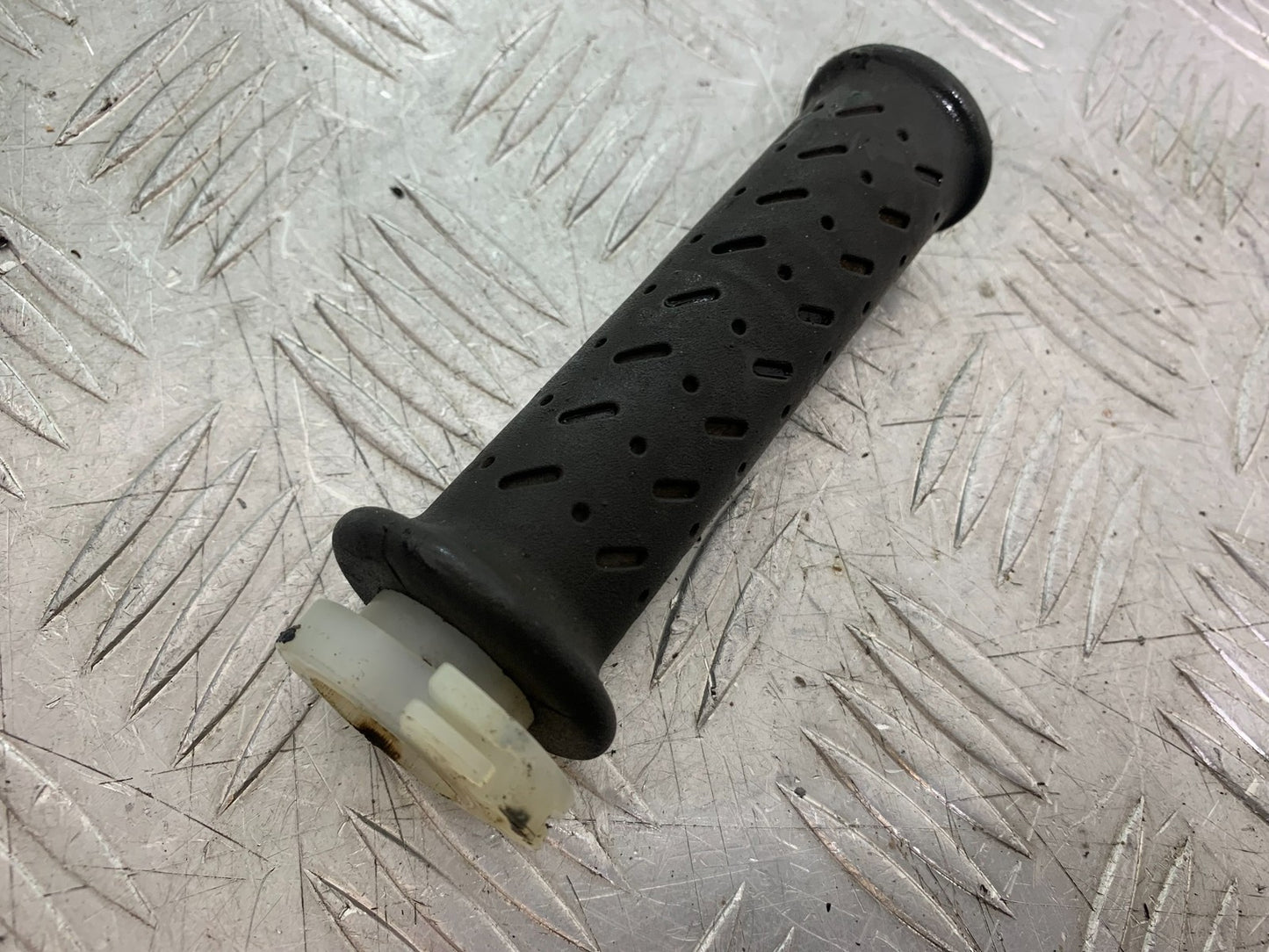 APRILIA SL750 SL 750 SHIVER THROTTLE TWIST GRIP  YEAR 2008-2016 (CMB1242)