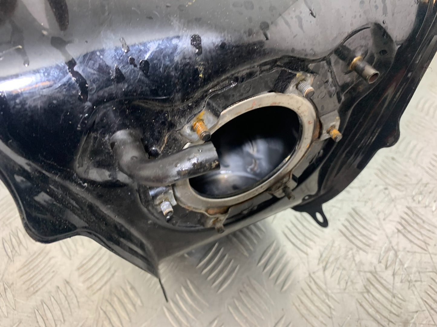 HONDA CBR1000 rr FIREBLADE PETROL TANK  2008-2011 (CMB1253)