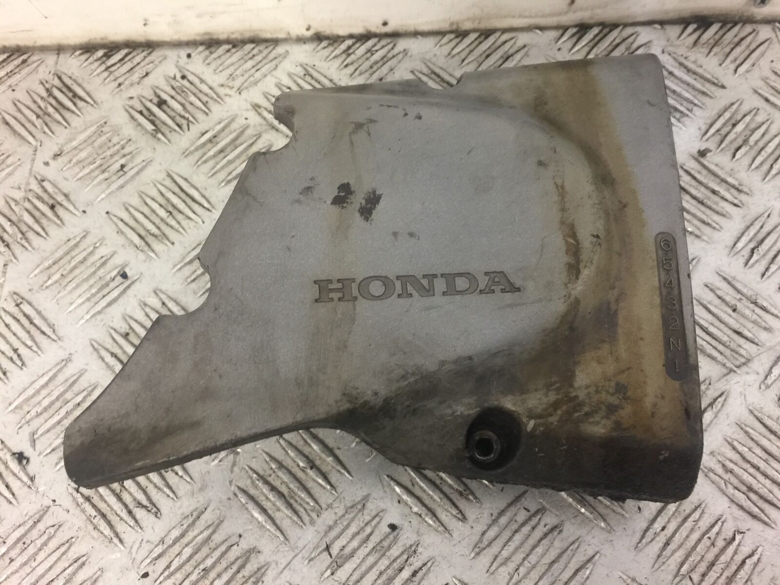 HONDA CB500 CB 500 SPROCKET COVER  YEAR 1994 (STOCK 495)