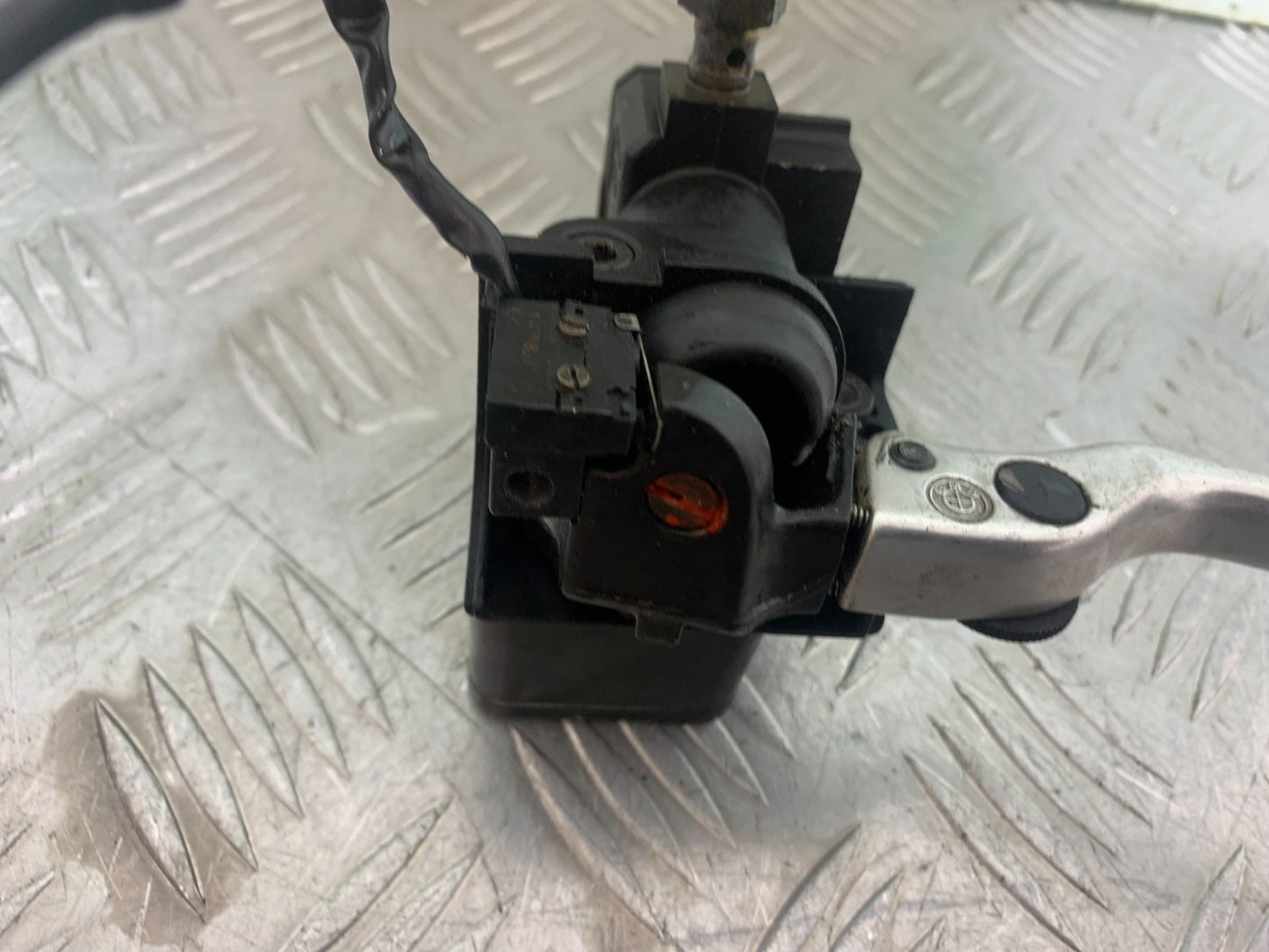 BMW R850 R R850R FRONT BRAKE MASTER CYLINDER  YEAR 1994-2002 (CMB1170)