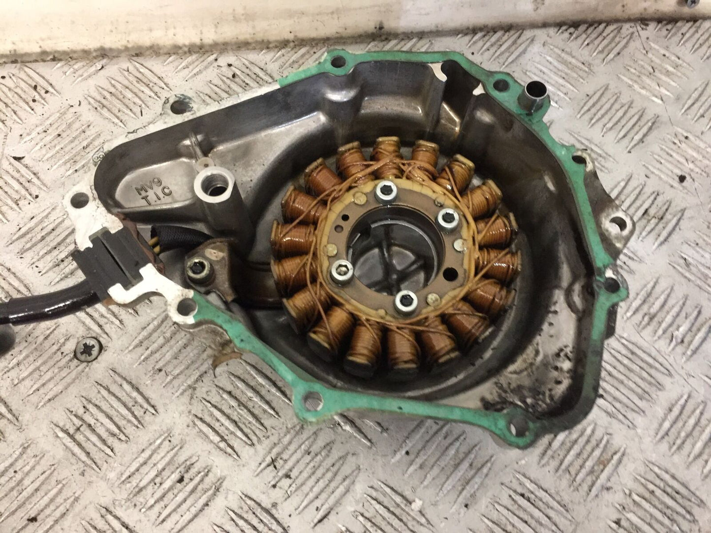 HONDA CBR600 CBR 600 GENERATOR AND COVER YEAR 1997-98 (STOCK 892)