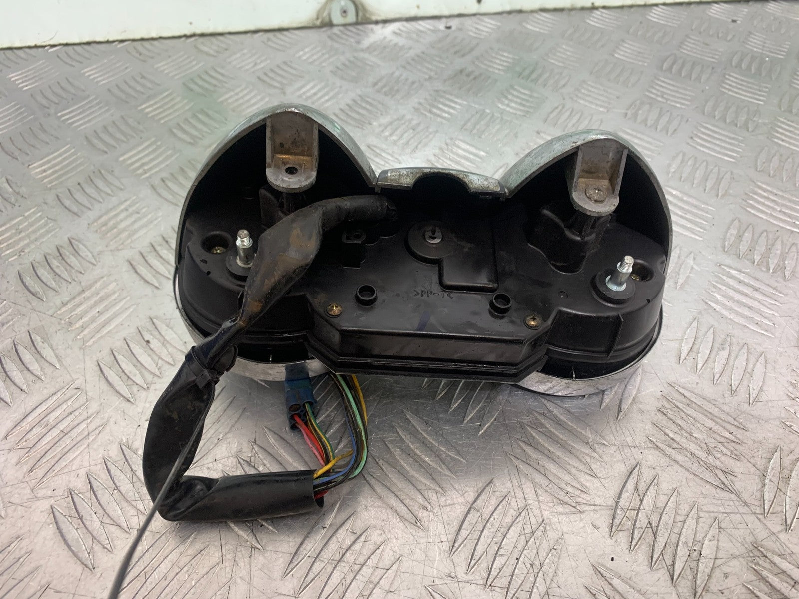 SUZUKI GSF600 GSF 600 BANDIT CLOCKS SPEEDO DASH  2000-2004 (CMB1269)