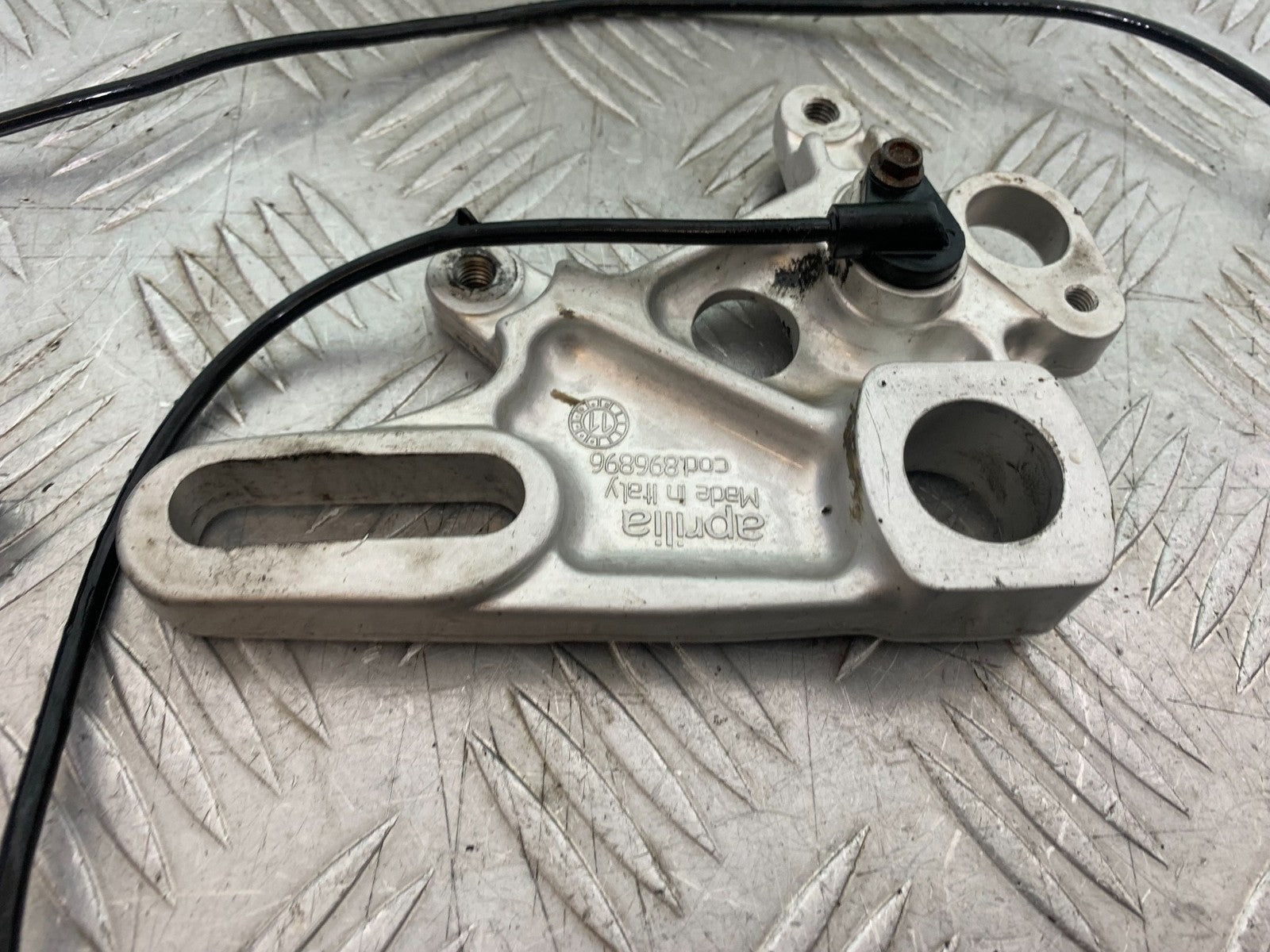 APRILIA TUONO 1000 V4 REAR ABS SENSOR AND BRACKET   YEAR 2013-2014  (CMB1239)