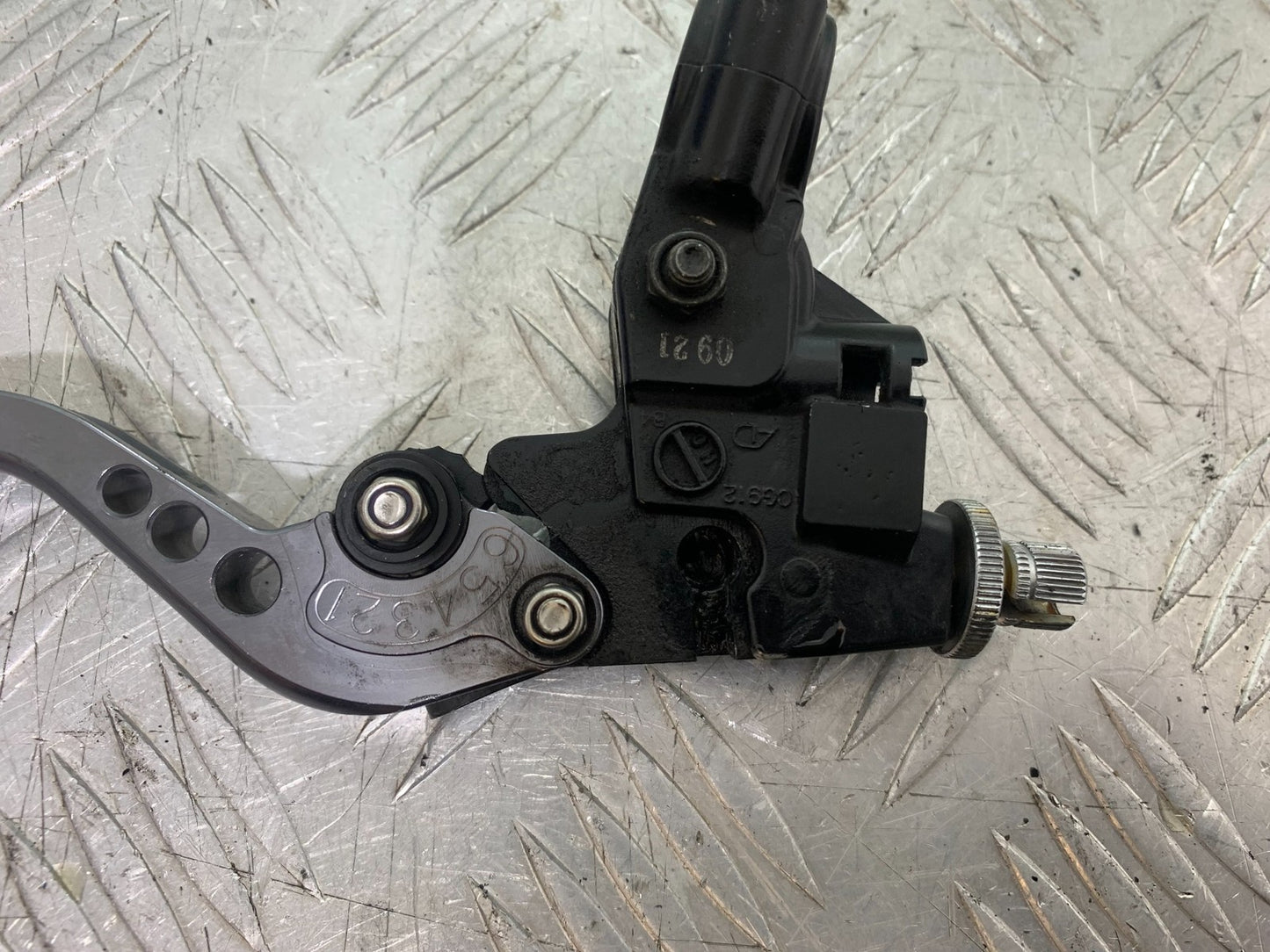 TRIUMPH 1050 SPRINT GT CLUTCH LEVER AND BRACKET  YEAR 2010-2016 (CMB1250)