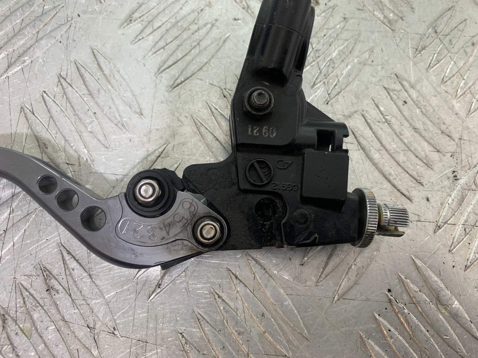 TRIUMPH 1050 SPRINT GT CLUTCH LEVER AND BRACKET  YEAR 2010-2016 (CMB1250)