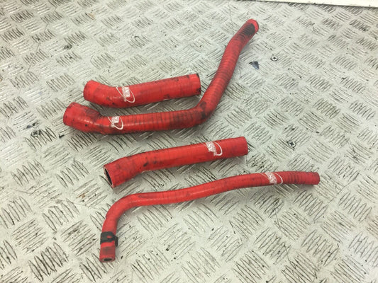 TRIUMPH 1050 SPRINT WATER PIPES  YEAR 2005 (STOCK 676)