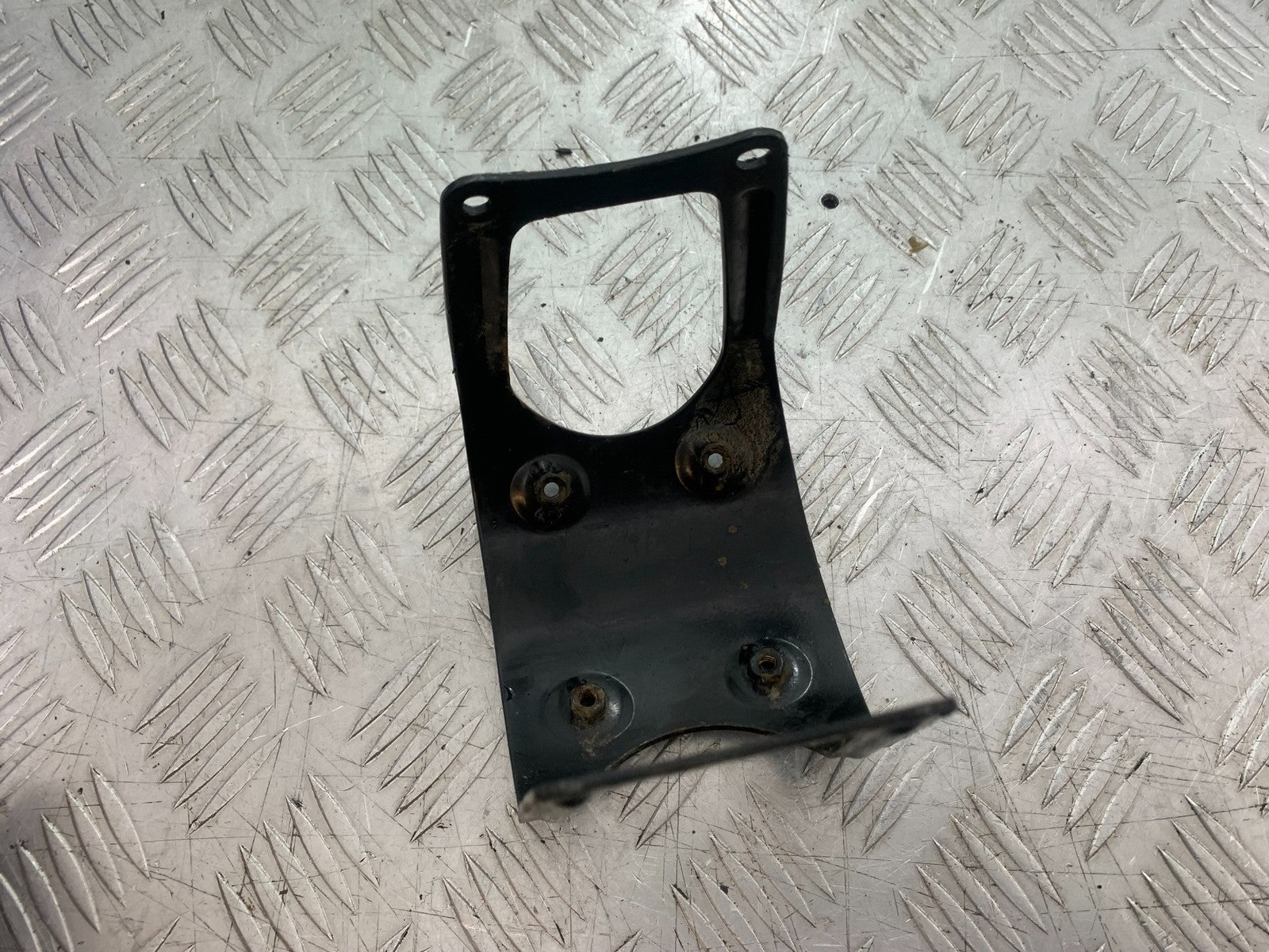 BSA 650 GOLD STAR FRONT MUDGUARD BRACE   YEAR 2022-2025 (CMB1262)