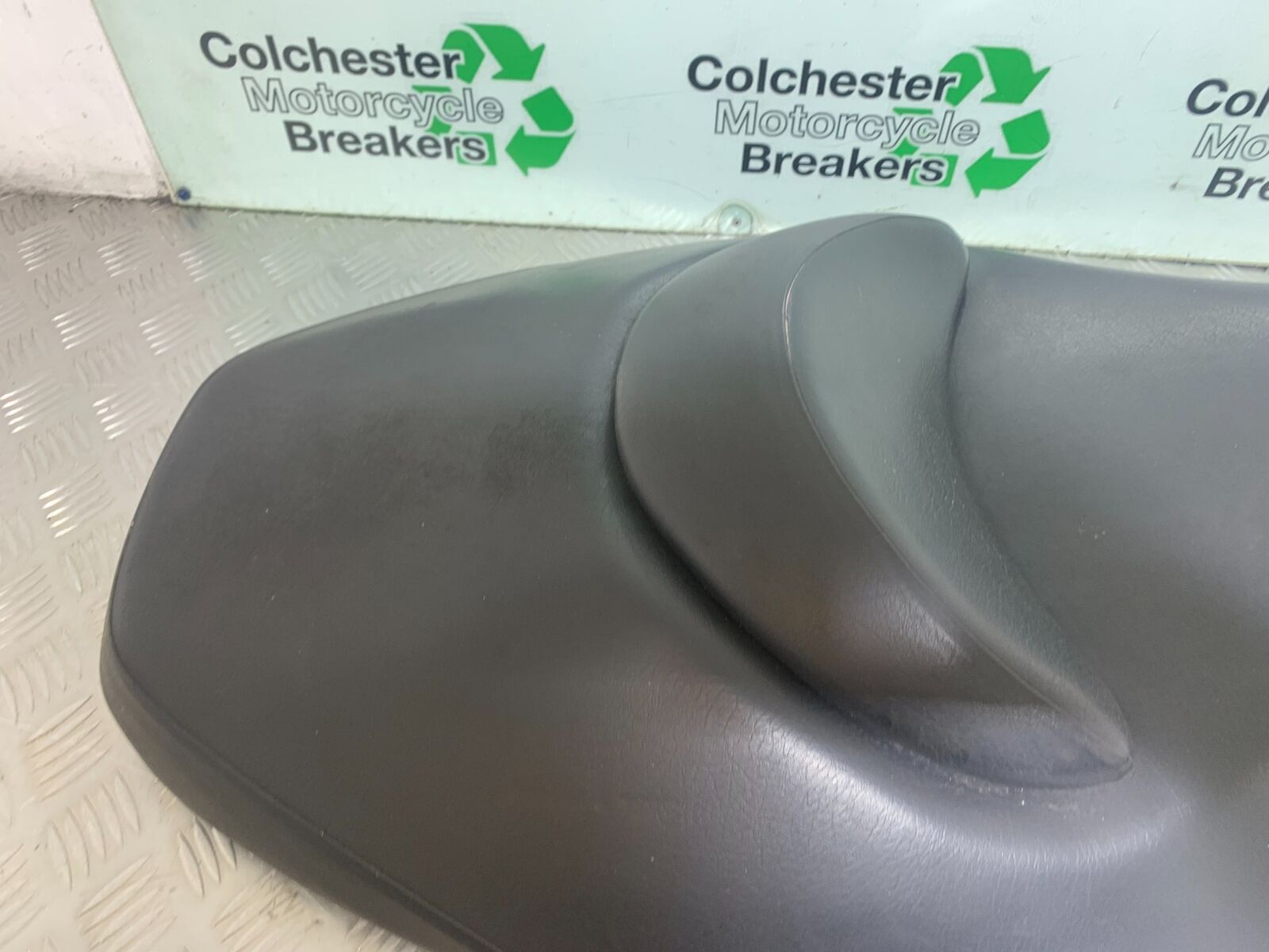 SUZUKI AN 200 UN 200 BURGMAN SEAT YEAR 2007-09 (CMB1128)