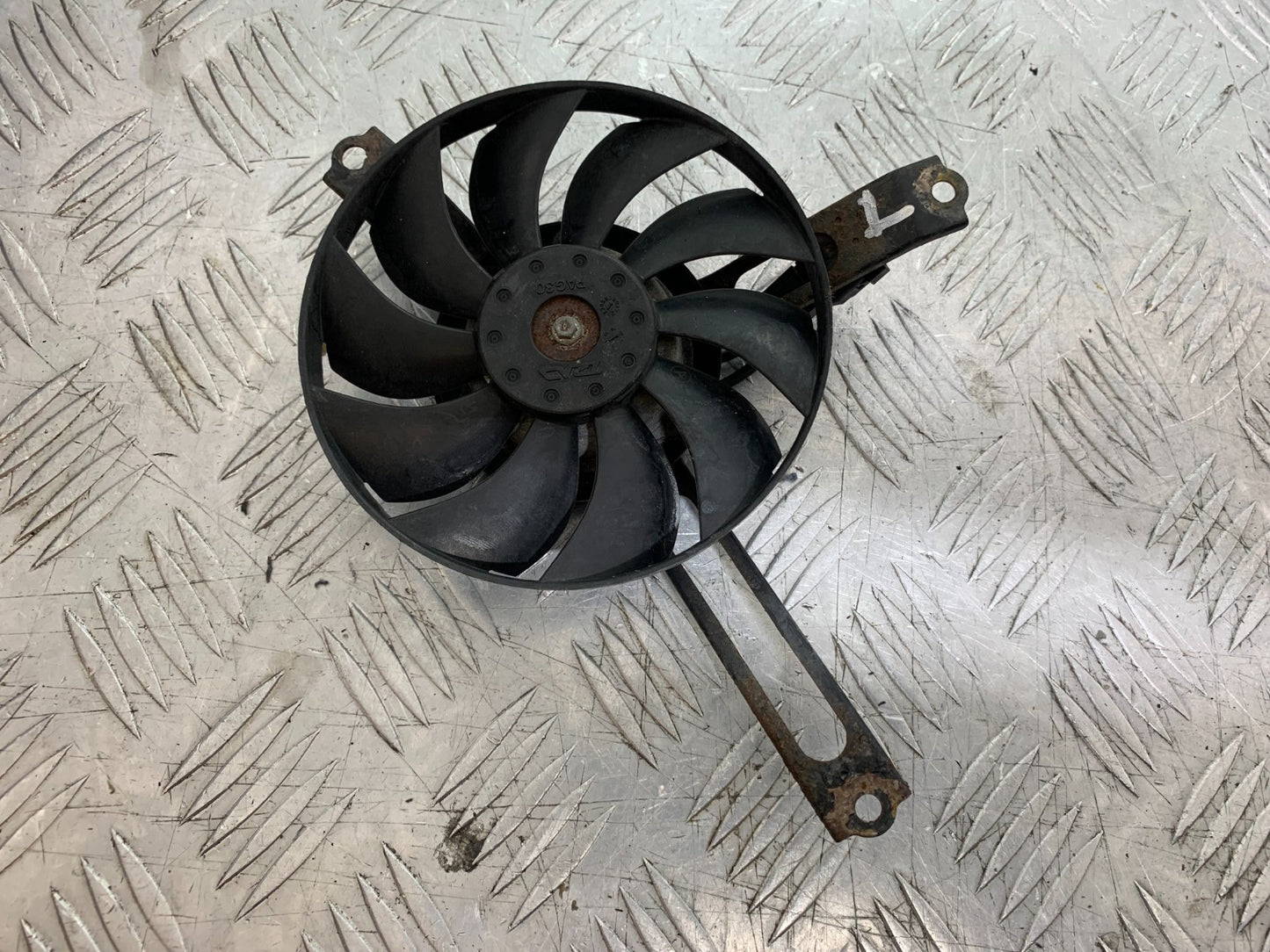 HONDA CBR1000 RR LEFT FAN YEAR 2008-2011 (CMB1330)