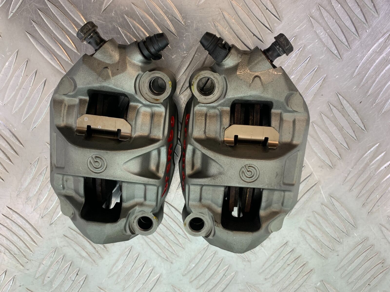 KTM 1290 SUPER DUKE FRONT BRAKE CALIPERS YEAR 2014-2016 (CMB1006)