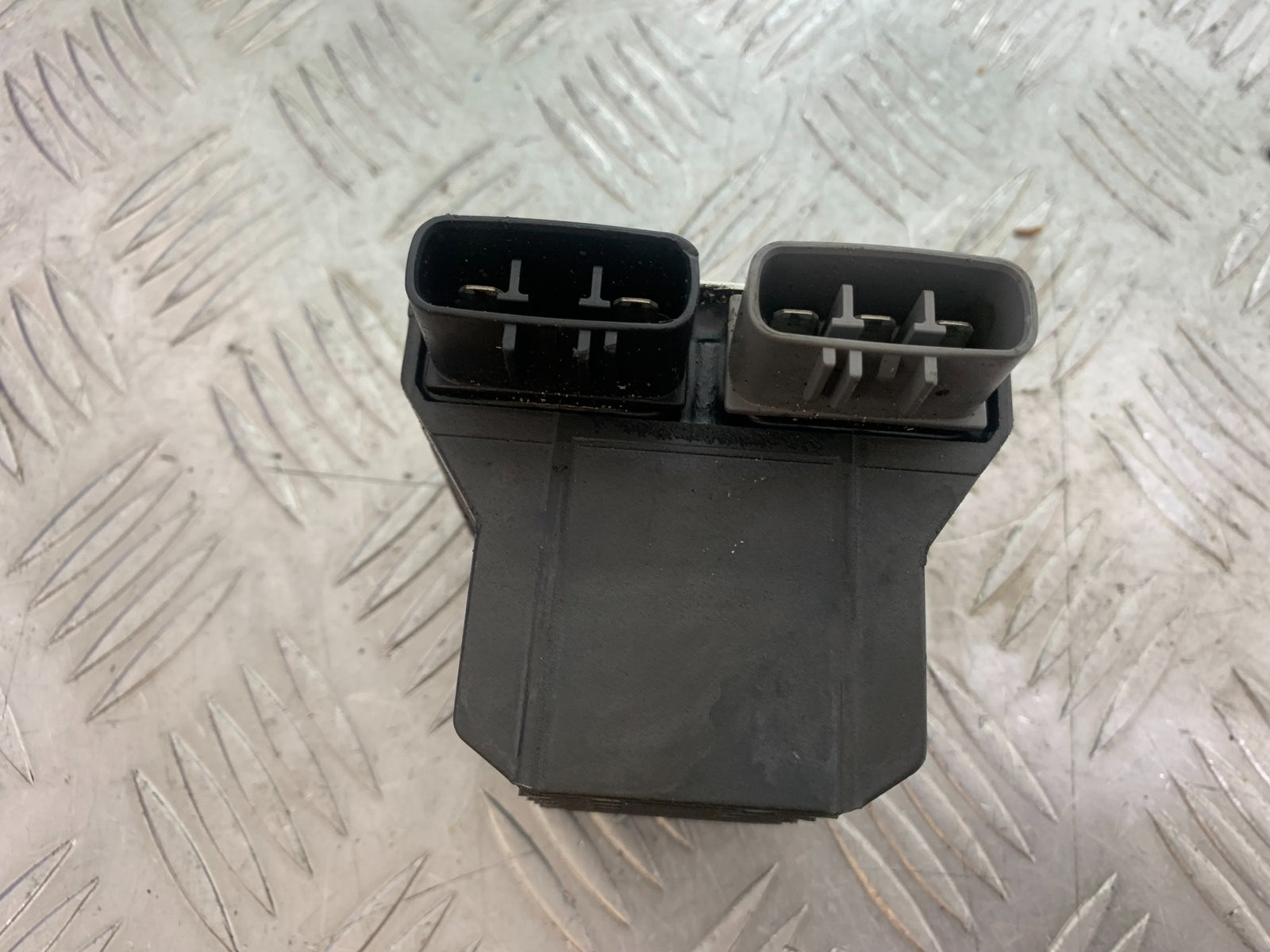 YAMAHA YZF R1 REGULATOR   YEAR 2004-2006 (CMB1155)