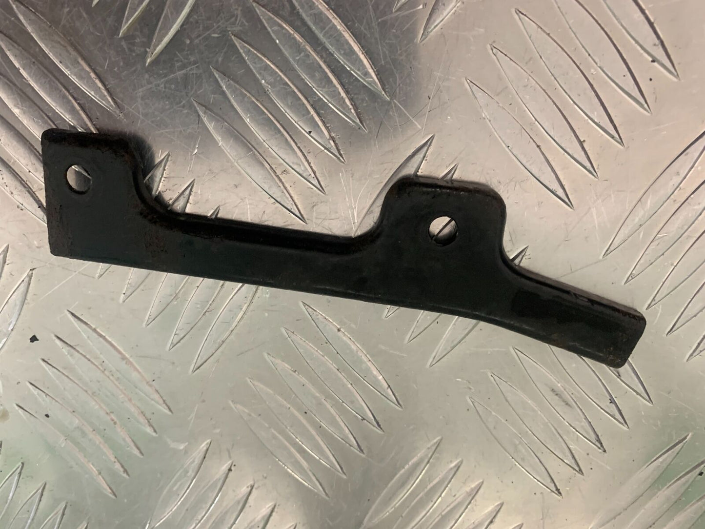 SUZUKI GS750 E GS 750E BRACKET   YEAR 1979  (STOCK 959)