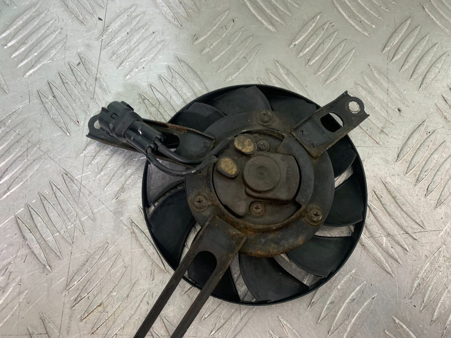 HONDA CBR1000 rr FIREBLADE RADIATOR FAN 2012-2016 (CMB1280)