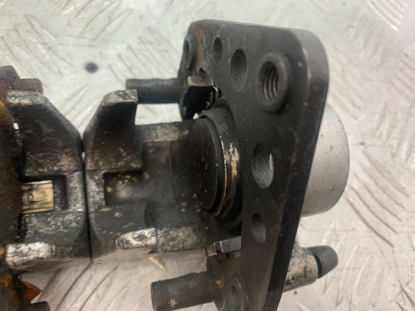 KAWASAKI GPZ600 GPZ 600 FRONT BRAKE CALIPERS   YEAR 1988-90 (CMB1258)