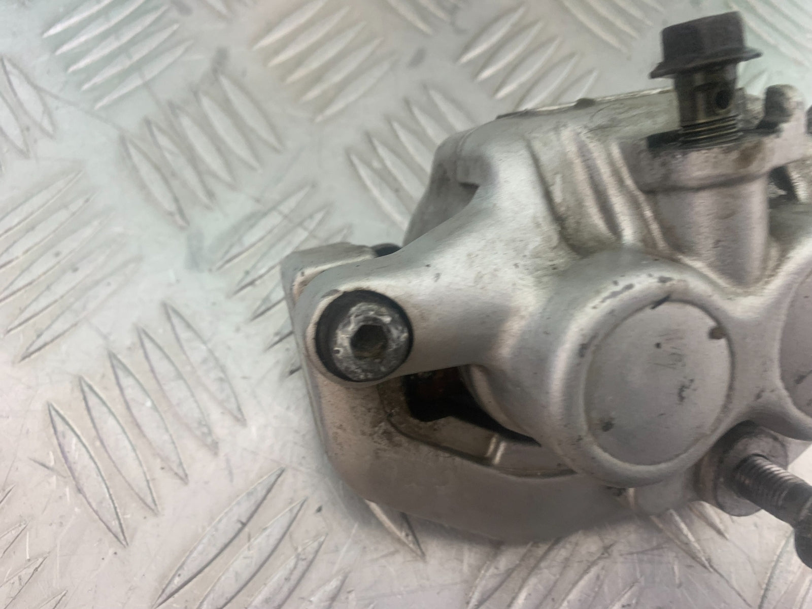 YAMAHA XV535 XV 535 VIRAGO FRONT BRAKE CALIPER YEAR 1994-02 (CMB1139)