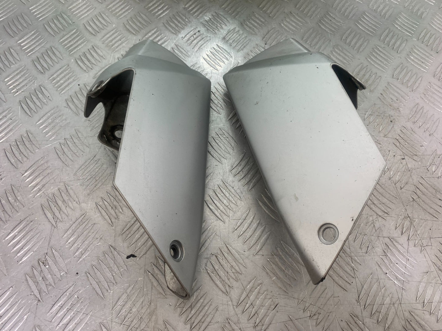 APRILIA SL750 SL 750 SHIVER SILENCER COVERS   YEAR 2008-2016 (CMB1242)