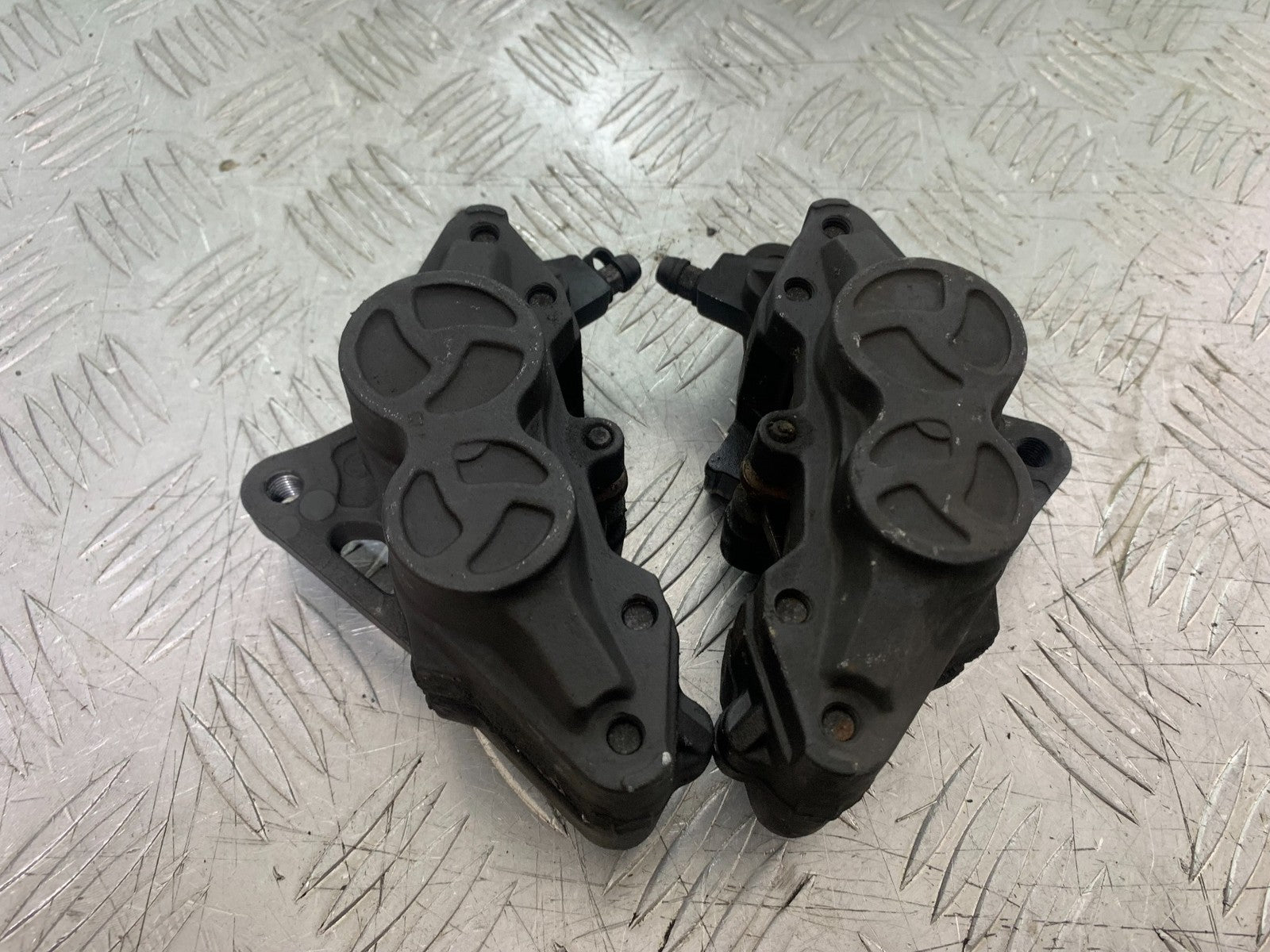 TRIUMPH 1050 SPRINT GT FRONT BRAKE CALIPERS  YEAR 2010-2016 (CMB1250)