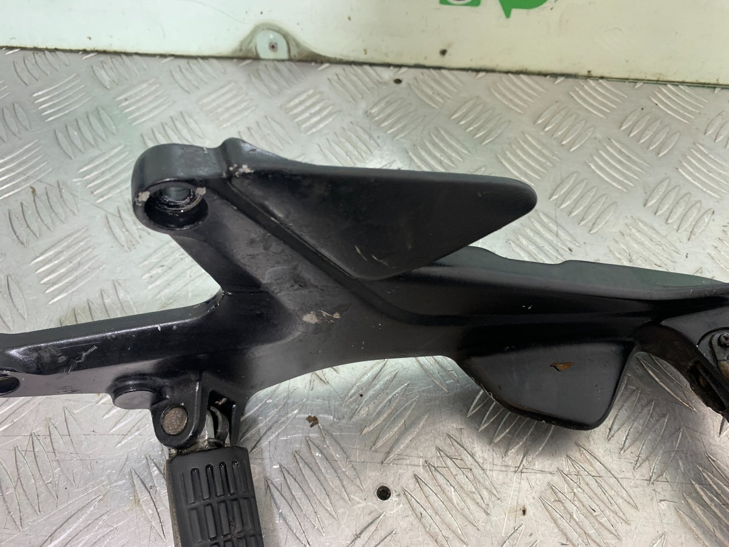 HONDA CBF600 CBF 600 FRONT LEFT HANGER  YEAR 2004 -07 (CMB1247)