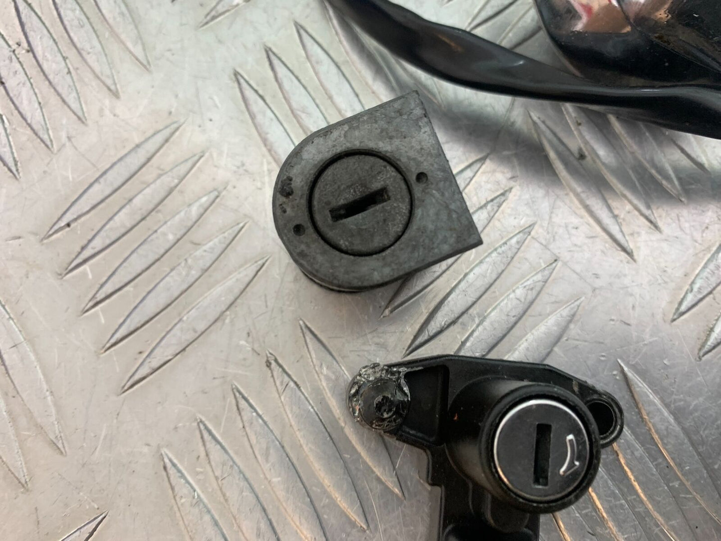 HONDA VT1100 C SHADOW SPIRIT LOCKS AND KEY  2002-2003 (CMB1035)