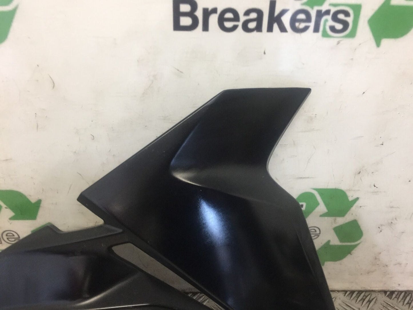 KAWASAKI NINJA 250 SL BX250 RIGHT BELLYPAN YEAR 2017 (STOCK 479)