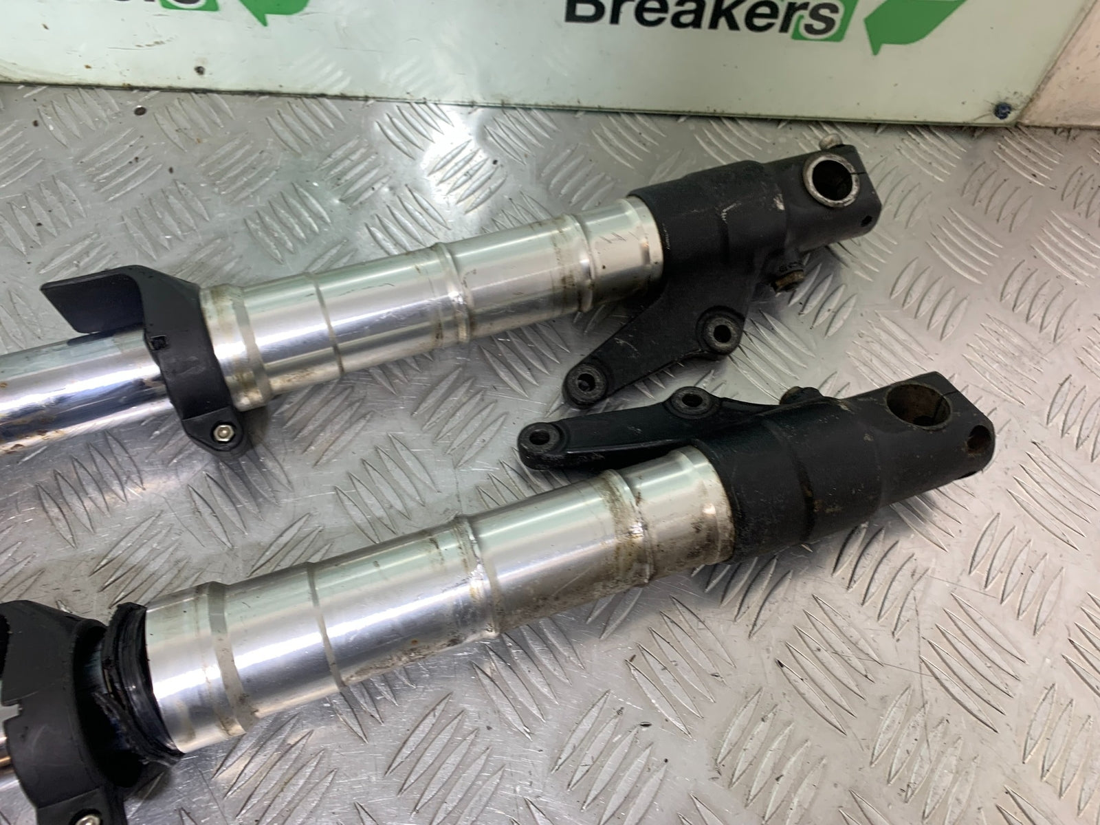 TRIUMPH T509 SPEED TRIPLE FORKS (SOLD AS PARTS)  YEAR 1997-1998 (CMB1144)