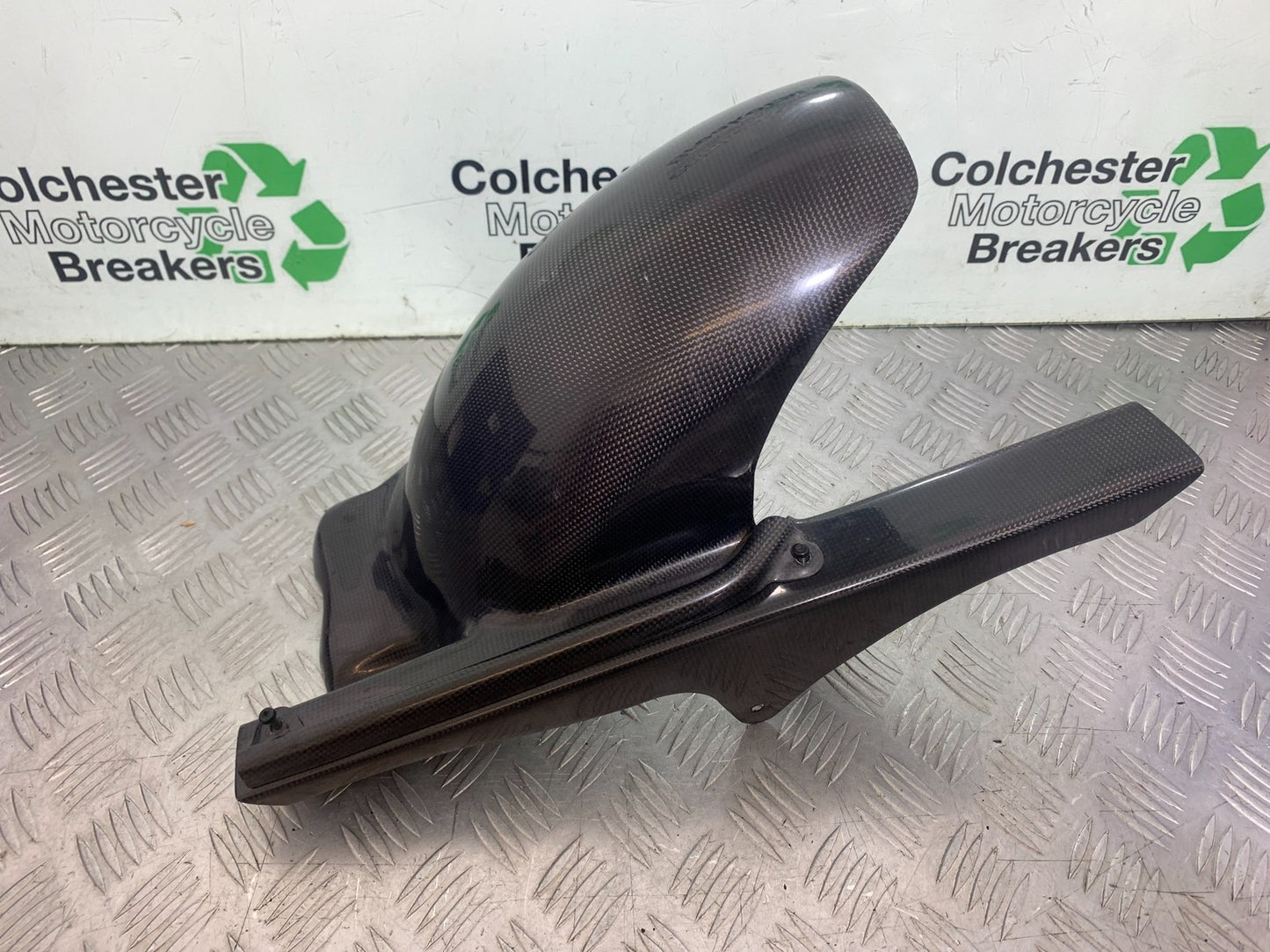 TRIUMPH 1050 SPRINT ST CARBON HUGGER   YEAR 2004-2007 (CMB1197)