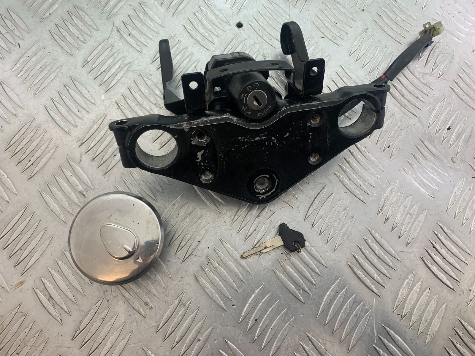 HERALD CLASSIC 125 LOCKS AND KEY   YEAR 2014 (CMB1058)