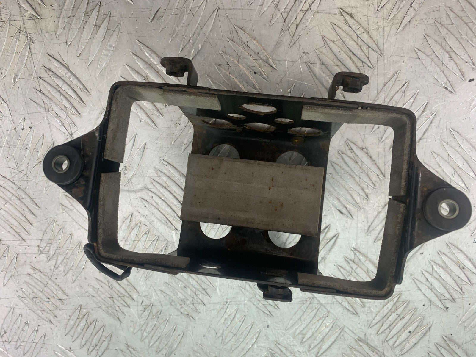 SUZUKI GSX750 INAZUMA BATTERY BOX YEAR 1998-2003 (CMB1308)