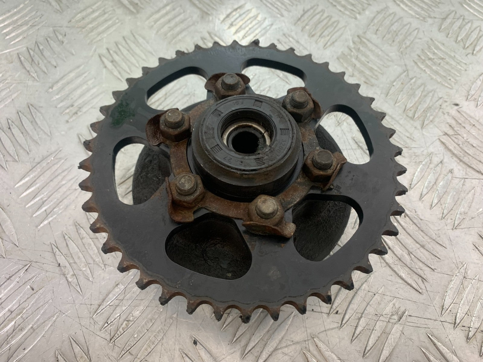 BENELLI BN125 BN 125 SPROCKET CARRIER  YEAR 2018-2021 (CMB1194)