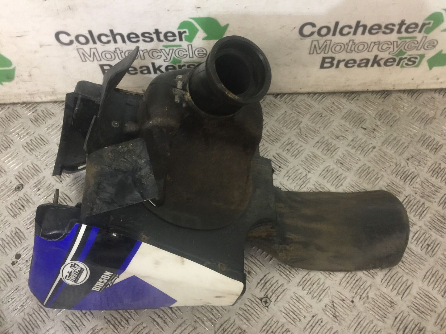 YAMAHA YZF250 YZF 250 AIRBOX YEAR 2004 (STOCK 792)