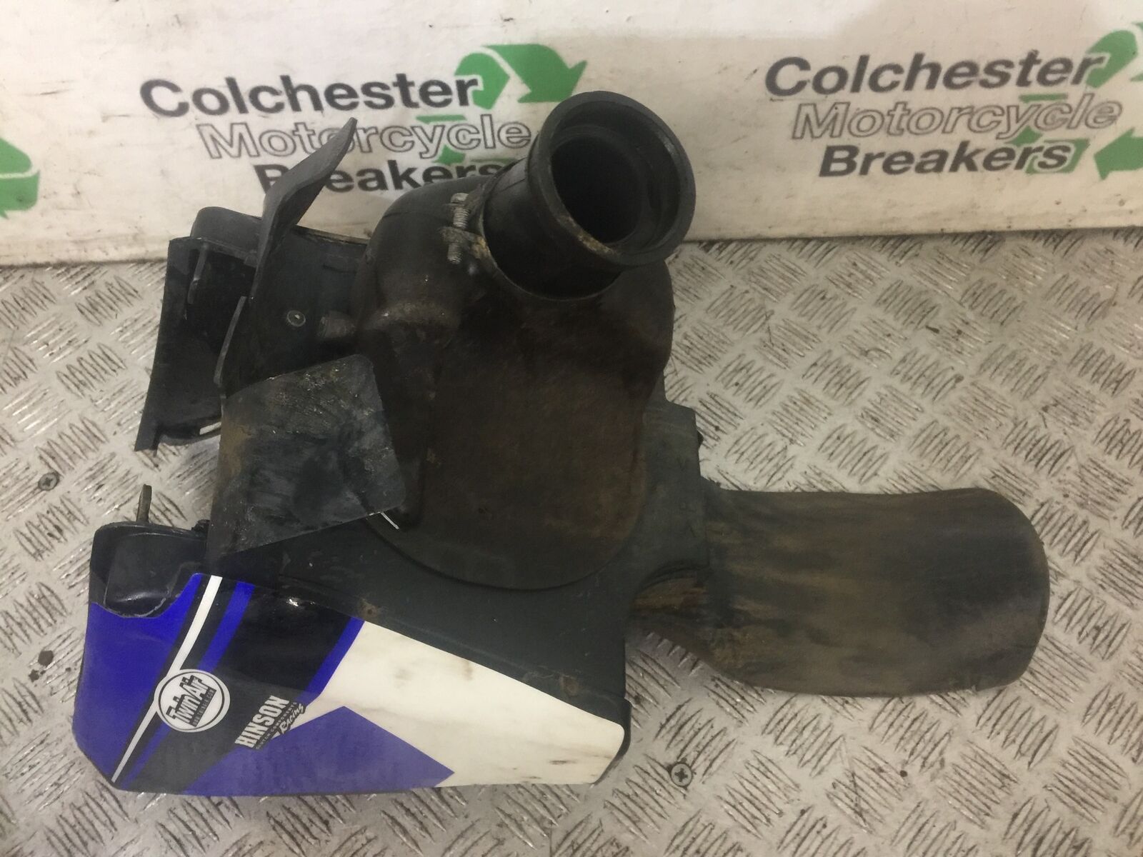 YAMAHA YZF250 YZF 250 AIRBOX YEAR 2004 (STOCK 792)