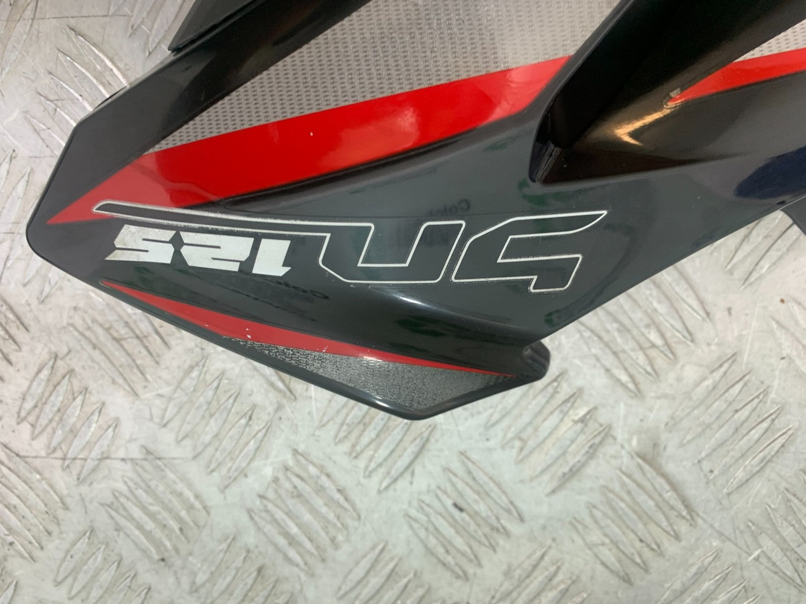 BENELLI BN125 BN 125 RIGHT SIDE FAIRING   YEAR 2018-2021 (CMB1194)