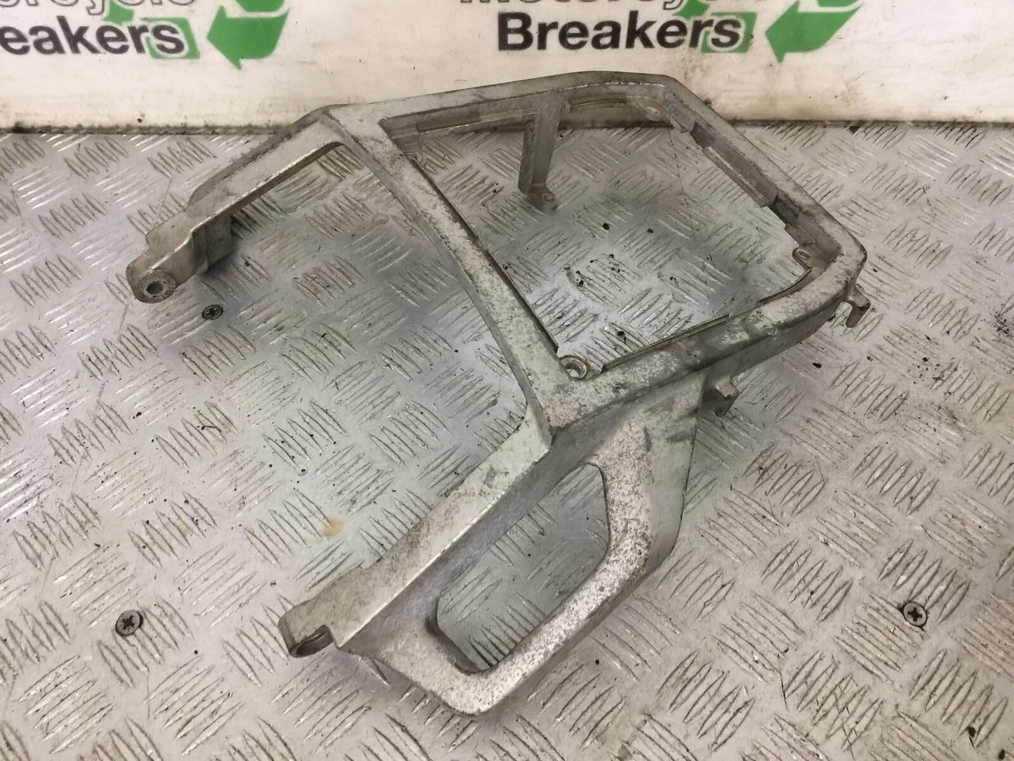 YAMAHA XTZ 750 SUPER TENERE RACK GRAB RAIL  YEAR 1990-1995 (STOCK 889)