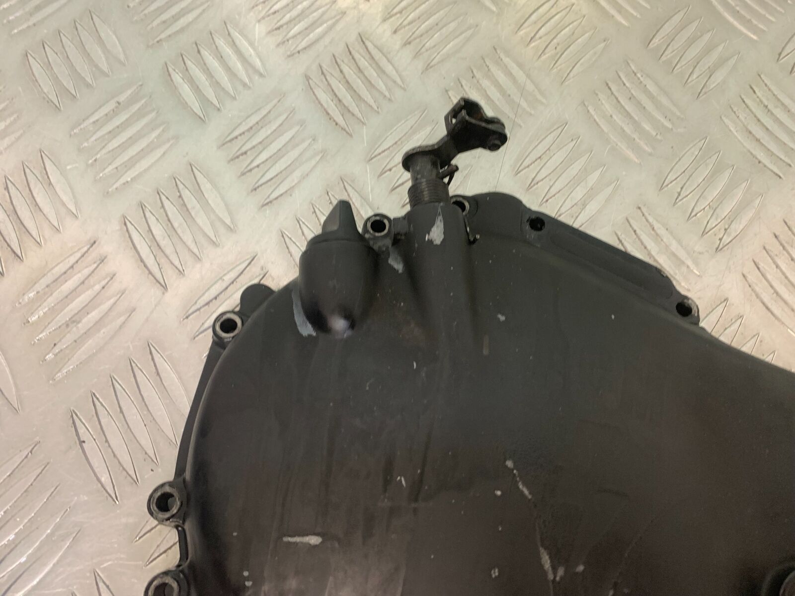 TRIUMPH 885 TIGER CLUTCH COVER   YEAR 2000