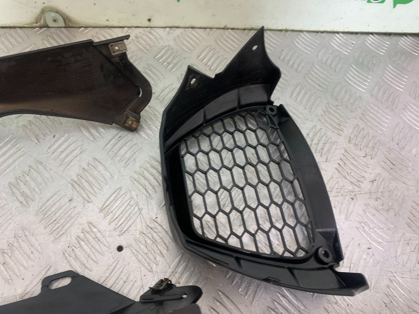 APRILIA TUONO 1000 V4R BELLYPAN YEAR 2011-13  (CMB1331)