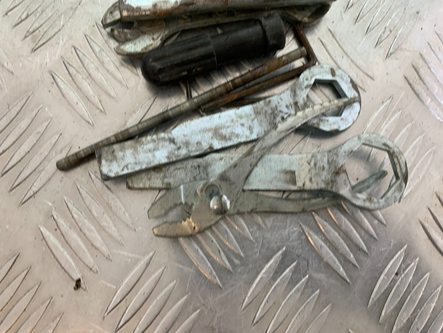 KAWASAKI NINJA 650 TOOL KIT   YEAR 2017-2019 (CMB1018)
