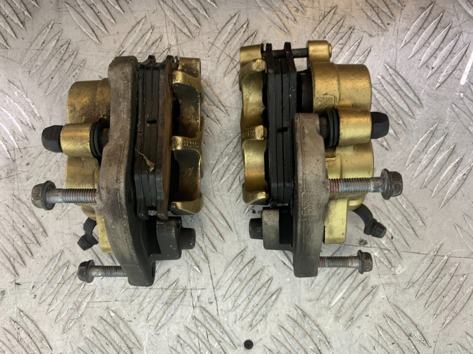 HONDA NT650 V DEAUVILLE FRONT BRAKE CALIPERS YEAR 1998-01(CMB1320)