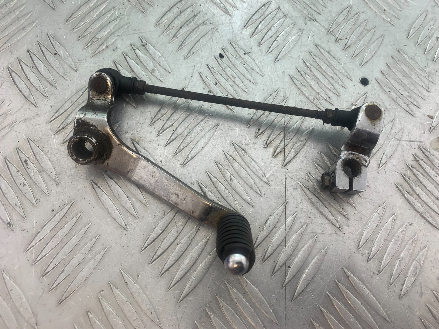 YAMAHA XV535 XV 535 VIRAGO GEAR LEVER   YEAR 1994-02 (CMB1139)