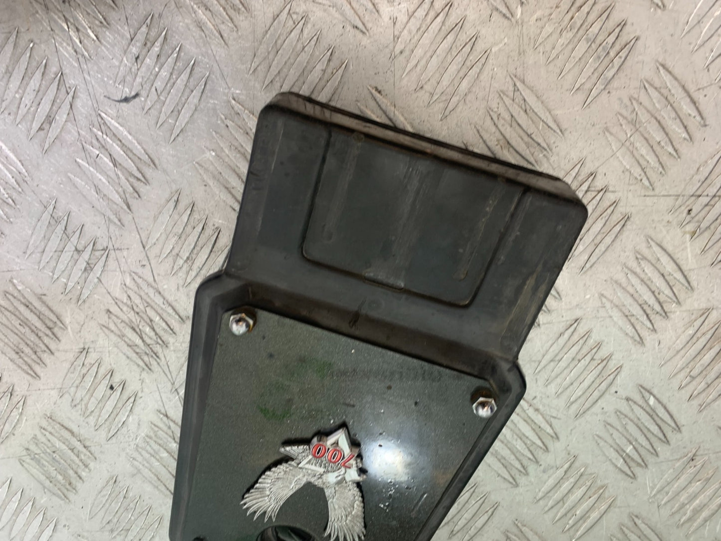 HONDA VT700 VT 700 SHADOW BACK REST POCKET AND LID  YEAR 1984-85 (CMB1328)