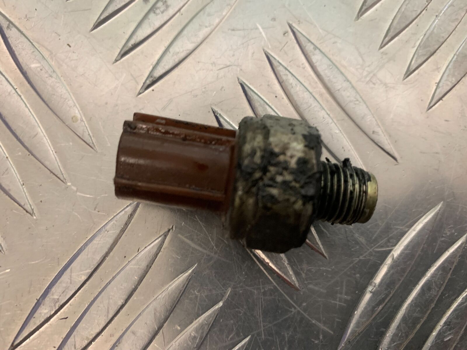 HONDA CBR1100 BLACKBIRD OIL SWITCH  YEAR 1999-05 (STOCK 961)