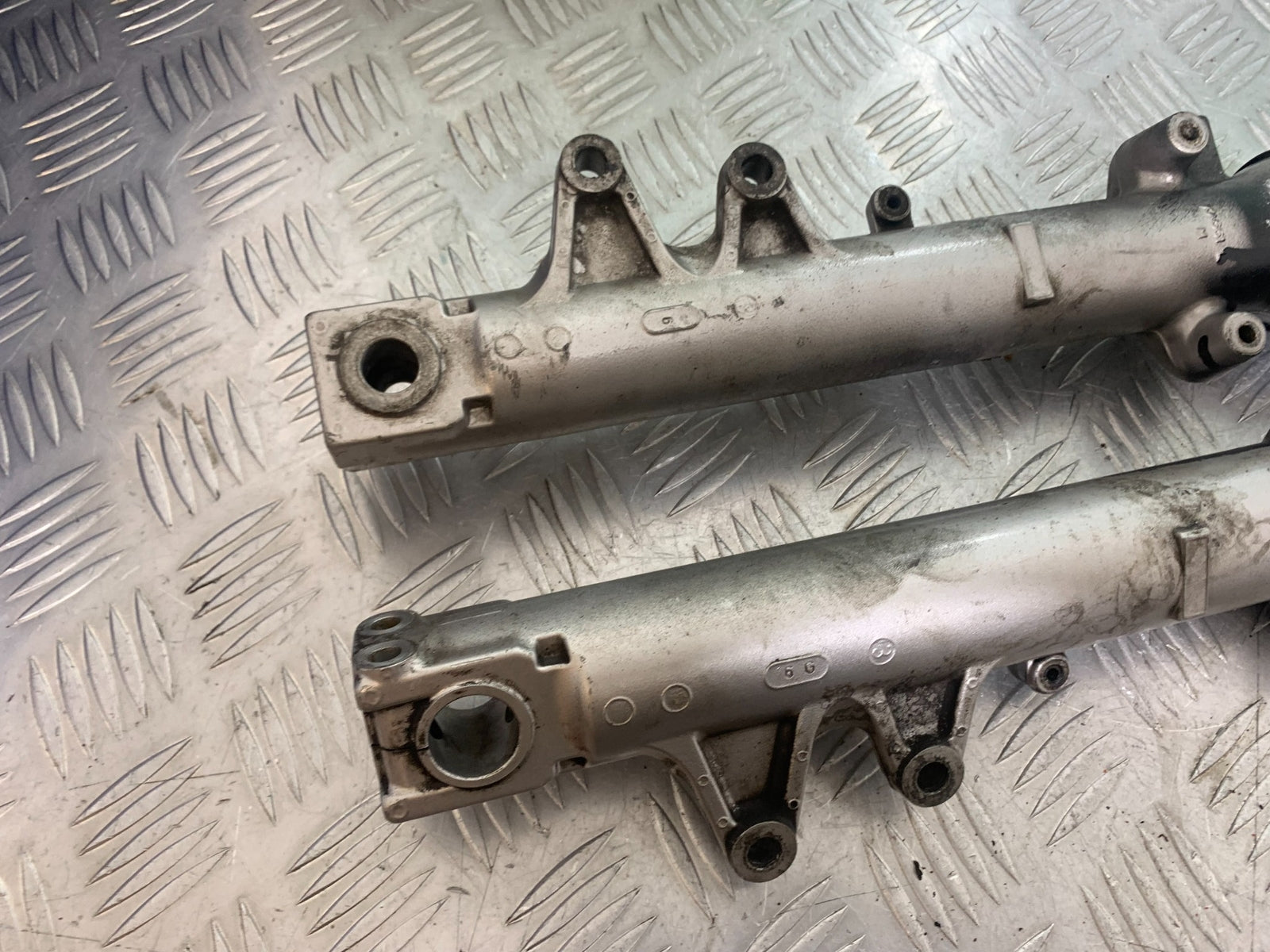SUZUKI GSF600 GSF 600 BANDIT FORKS YEAR 2001-2003 (CMB1157)