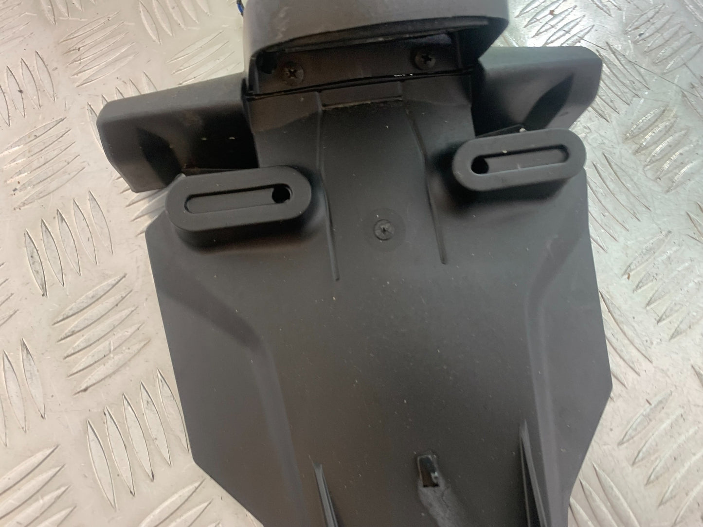 YAMAHA YZF R1 REAR MUDGUARD YEAR 2004-2006 (CMB1155)